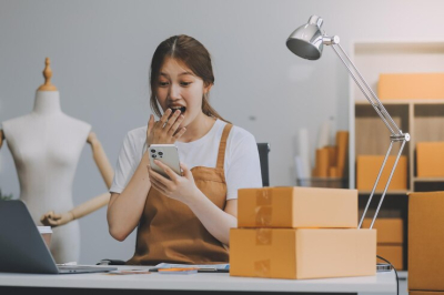 Peluang Bisnis di Industri Dropshipping: Model Bisnis Tanpa Stok